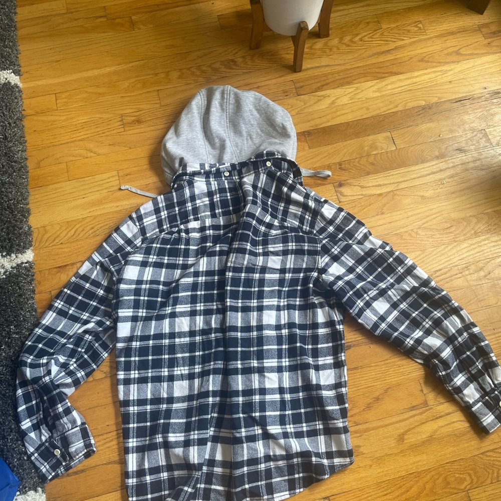 American Eagle Outfitters Super Soft Navy and White Plaid Shirt - Picture 8 of 8